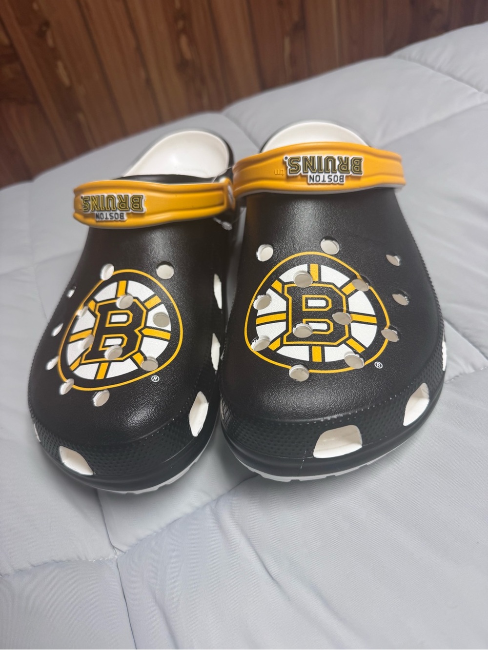 NEW - Boston Bruins Men’s Size 14